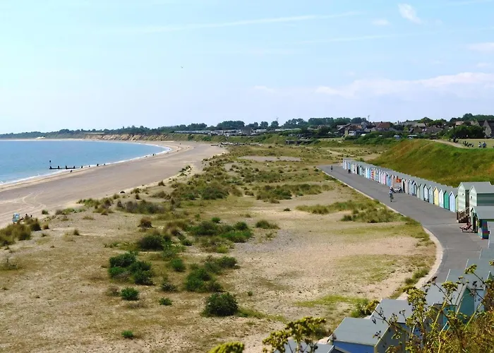 Great Dog Friendly Caravan For Hire At North Denes In Suffolk Ref 40068Nd