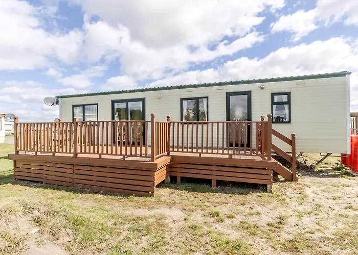 Great Dog Friendly Caravan For Hire At North Denes In Suffolk Ref 40068Nd
