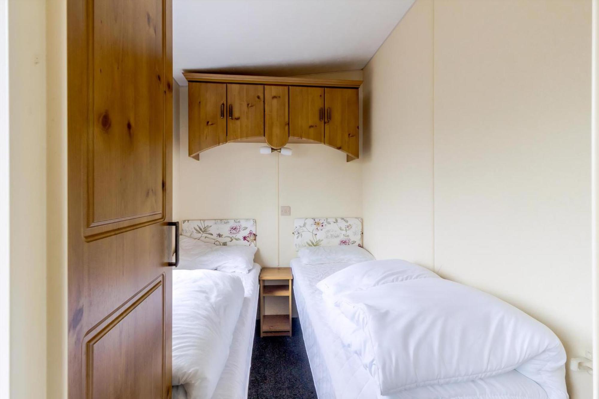Campsite Great Dog Friendly Caravan For Hire At North Denes In Suffolk Ref 40068nd Lowestoft