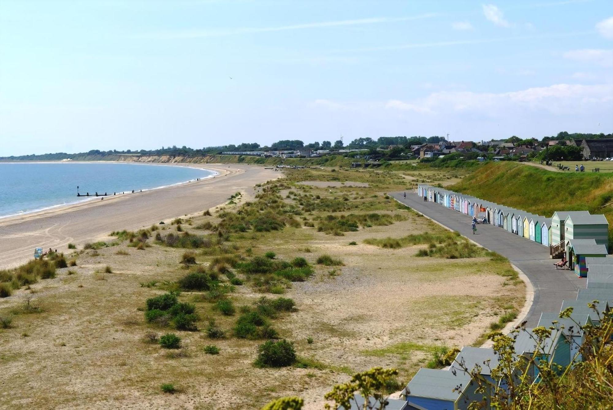 Great Dog Friendly Caravan For Hire At North Denes In Suffolk Ref 40068nd *