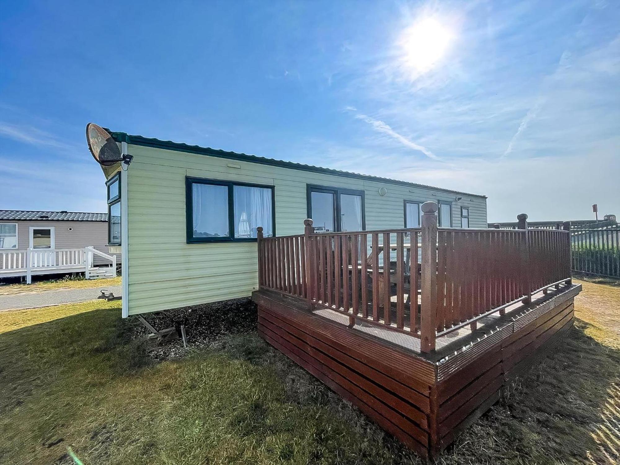 Great Dog Friendly Caravan For Hire At North Denes In Suffolk Ref 40068nd * Lowestoft